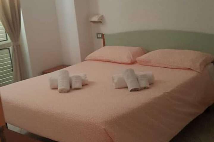 Room 5 of 23