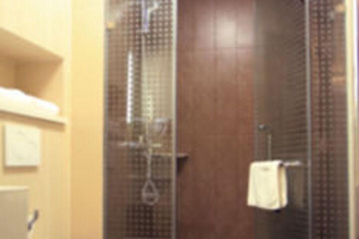 Room 33 of 79