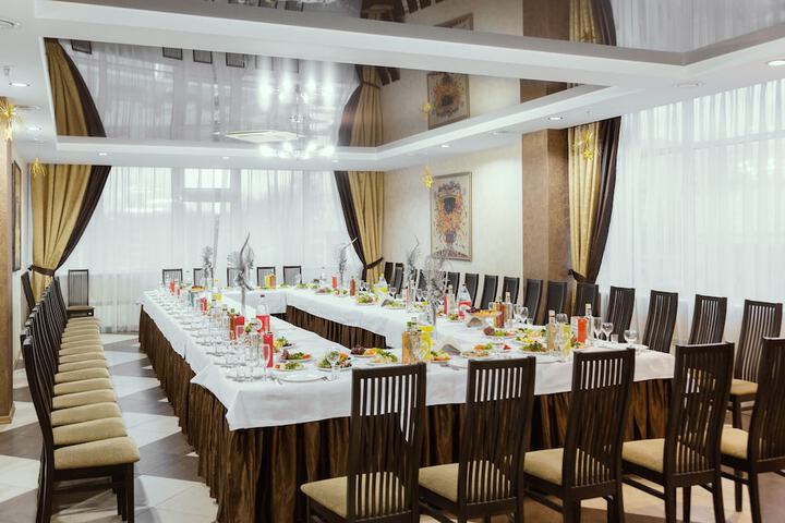 Ballroom/Hall 118 of 122