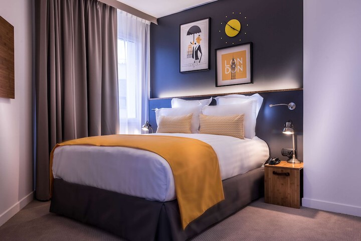 Room 35 of 68