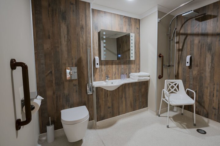 Room 14 of 36