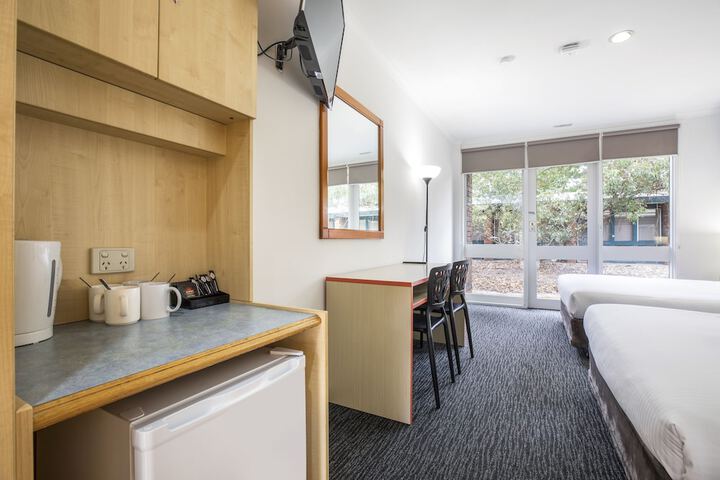 Room 2 of 31