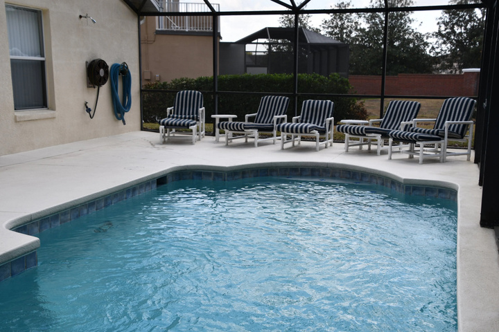 Pool 12 of 21