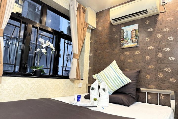 Room 9 of 13