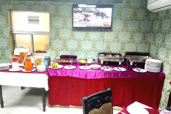 Dining 55 of 72