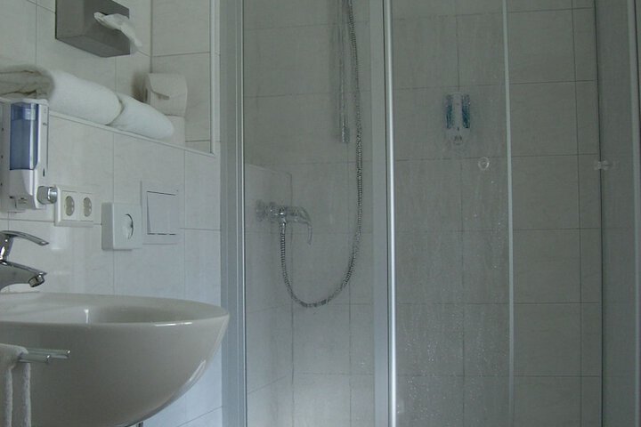 Room 14 of 32