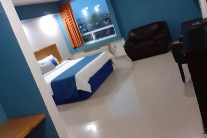 Room 11 of 39