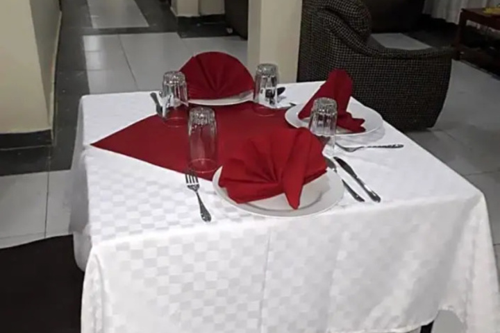 Dining 17 of 17