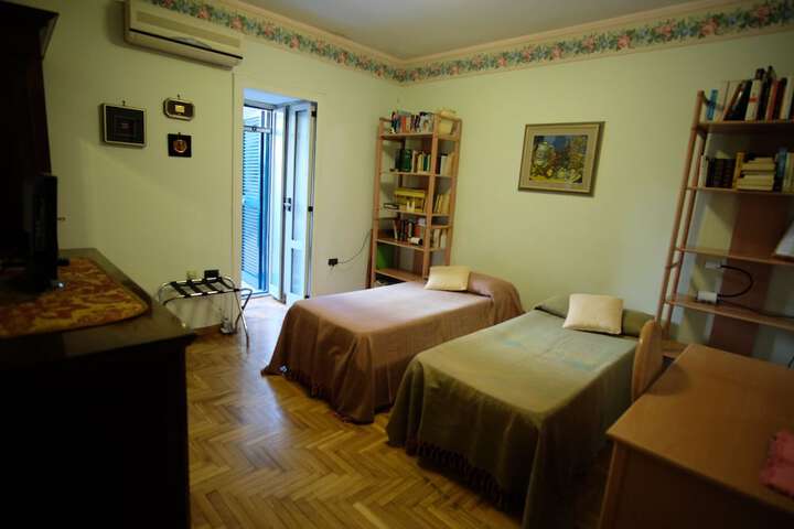 Room 6 of 35