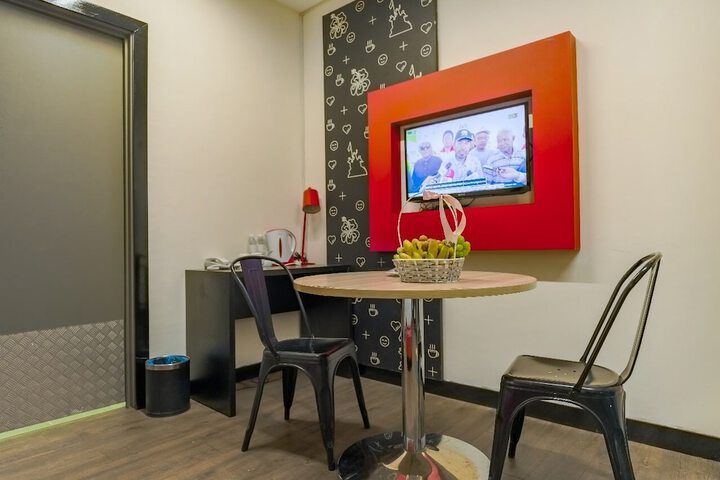 Room 14 of 28