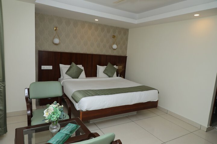 Room 13 of 34
