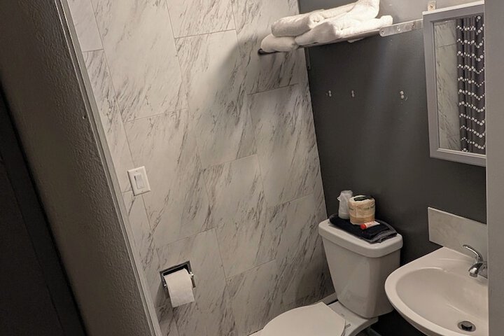 Bathroom amenities