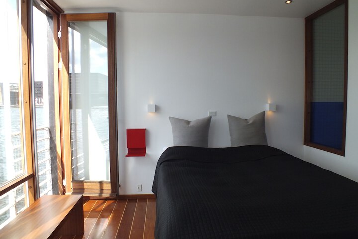 Room 9 of 71