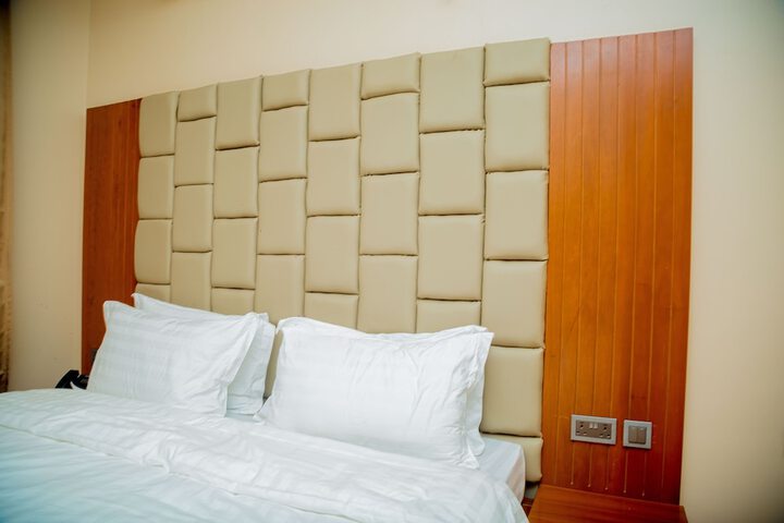 Room 2 of 23
