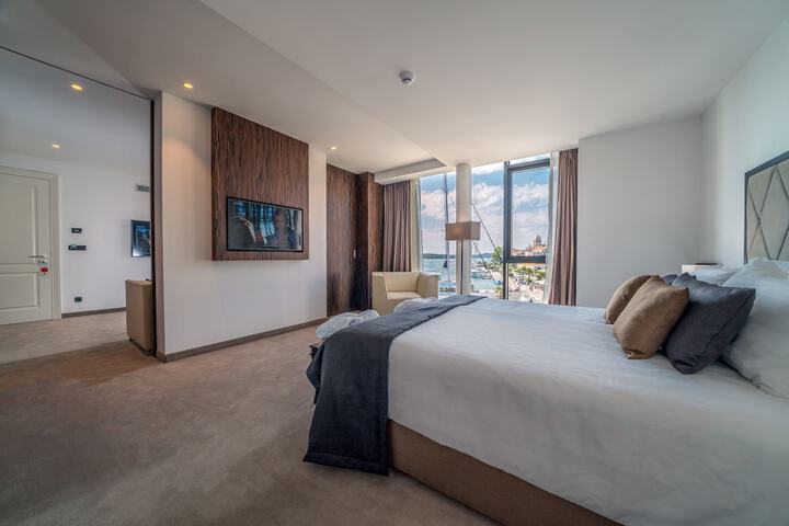 Room 20 of 50