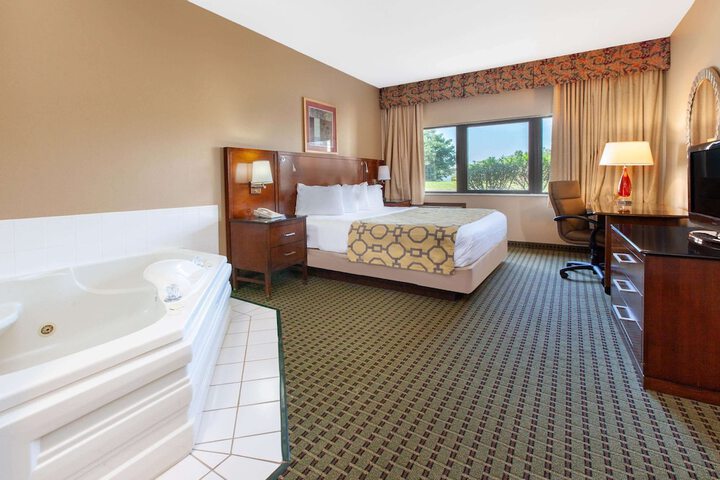 Queen Bed Accessible (2 of 12)