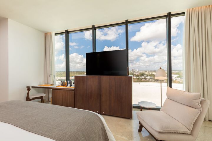 Room 15 of 76