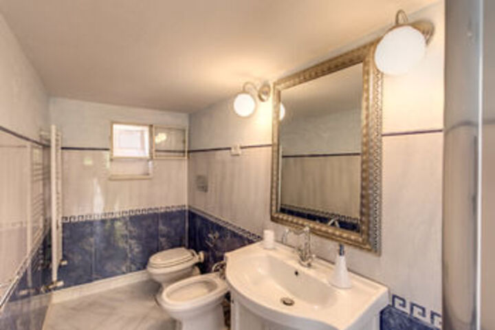 Room 8 of 22