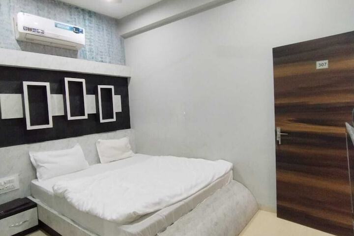 Room 11 of 22