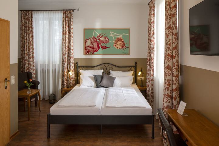 Room 10 of 30