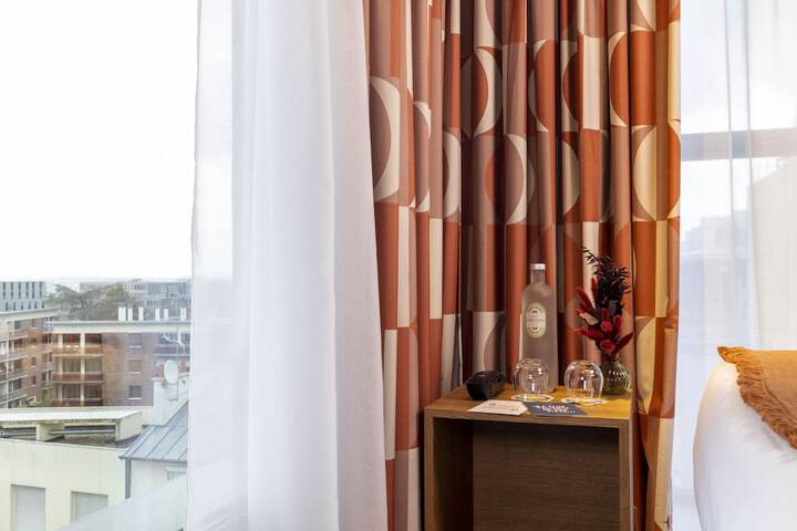 Room 48 of 93