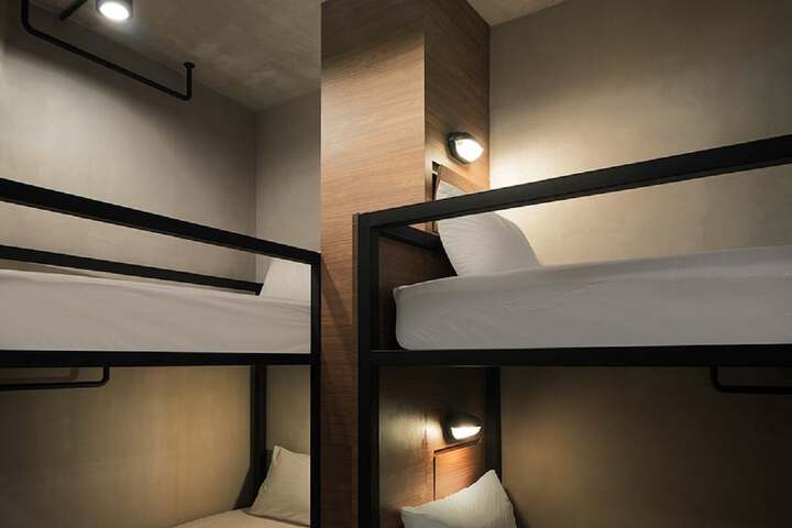 Room 13 of 34