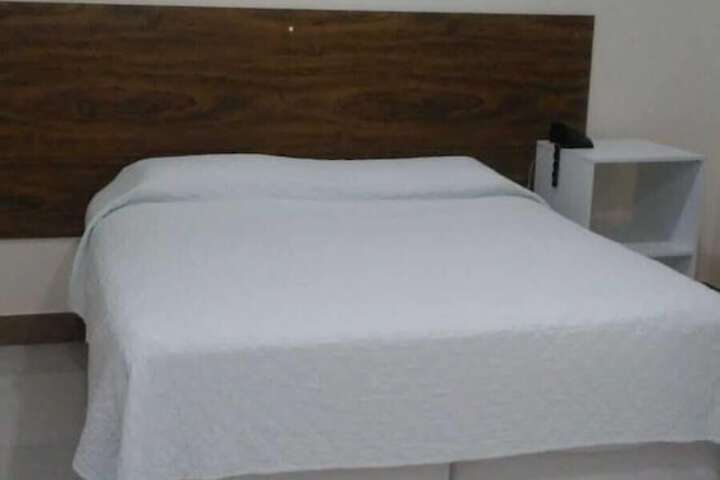 Room 10 of 18