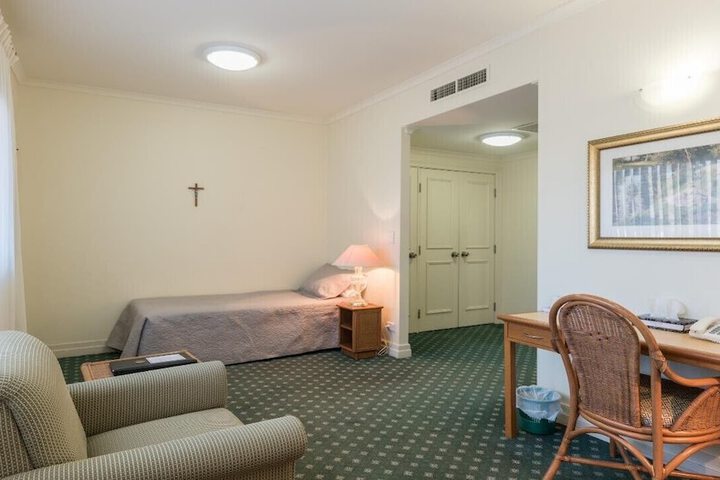 Room 8 of 24