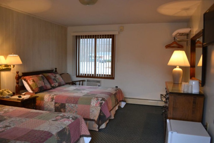 Room 11 of 34