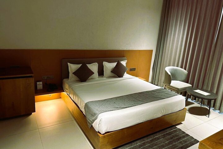 Room 9 of 27