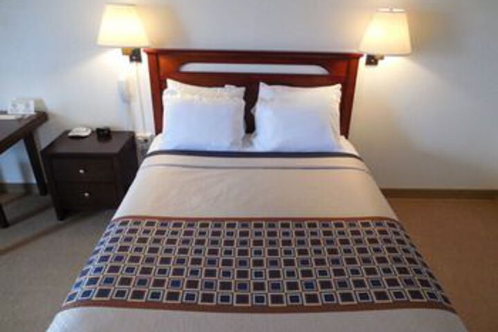 Room 16 of 98