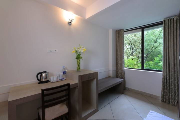 Room 10 of 21