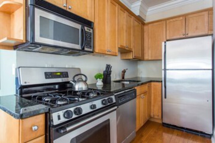 Domio Old City Prime 2BR Apt Near Independence Hall in Philadelphia, NJ