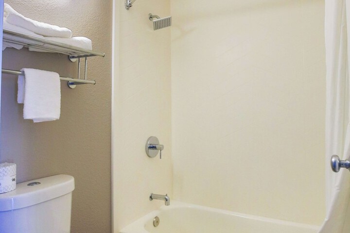 Deluxe Double Room (15 of 22)