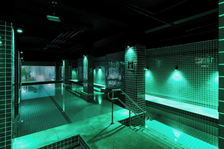 Hotel Pool