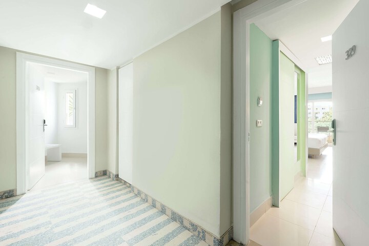 Room 13 of 88