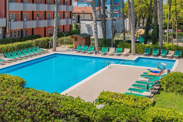 Hotel with Pool