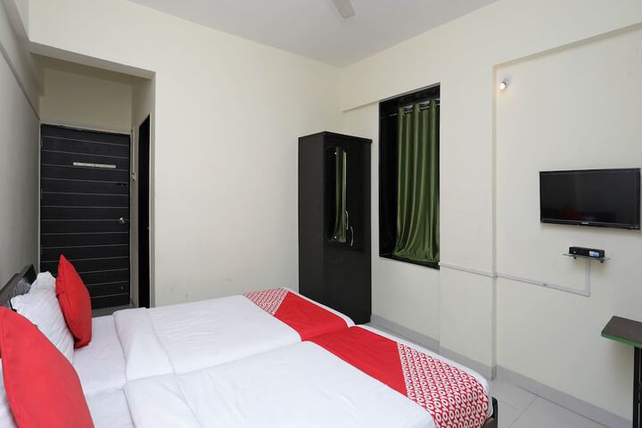 Room 9 of 19