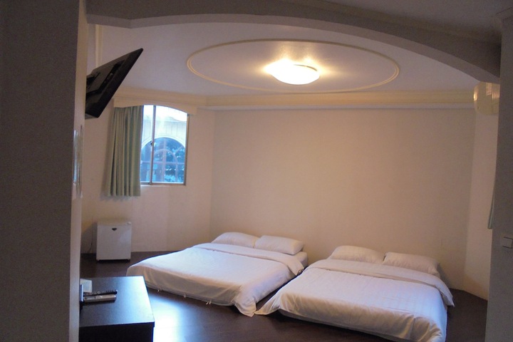 Room 4 of 232