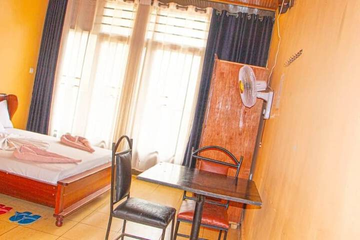 Room 5 of 23