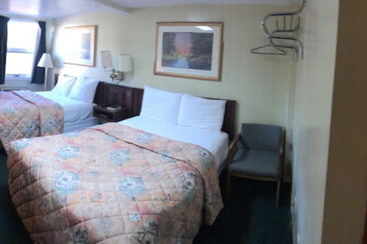 Room 4 of 13