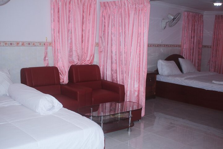 Room 11 of 36