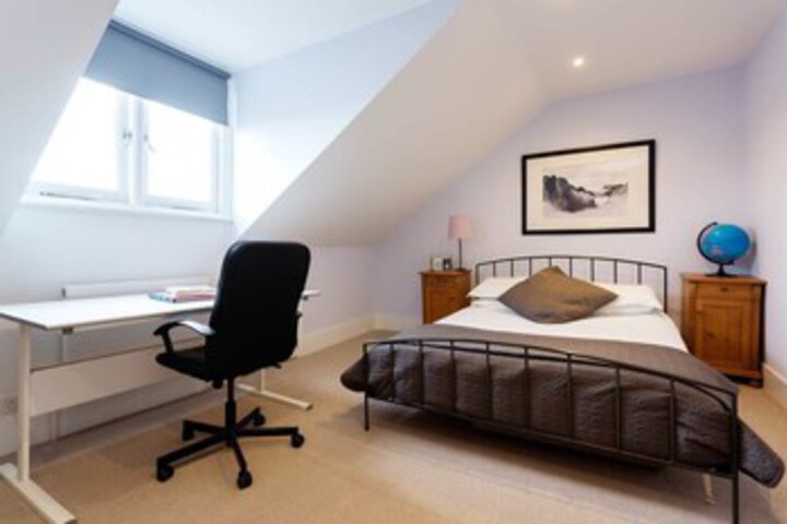 Room 18 of 37