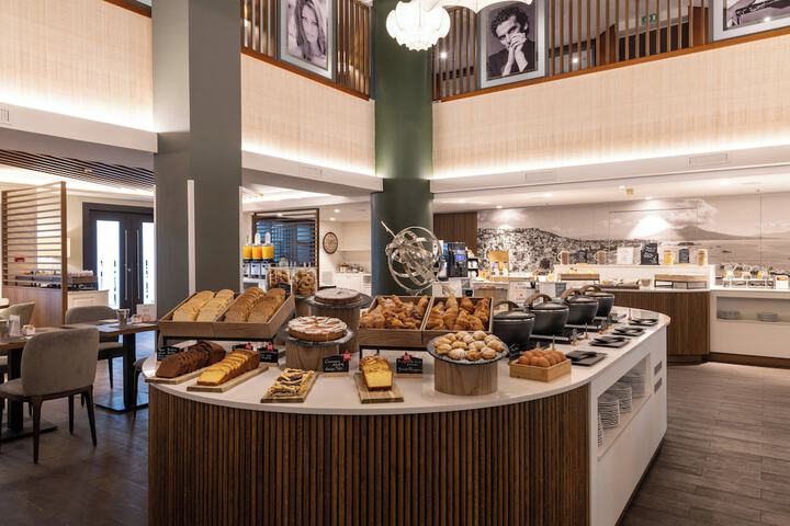 Breakfast/Coffee Service 74 of 101