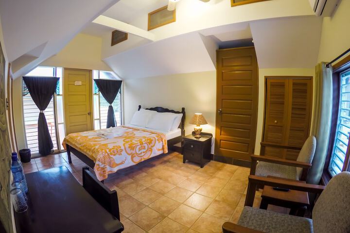 Room 5 of 258