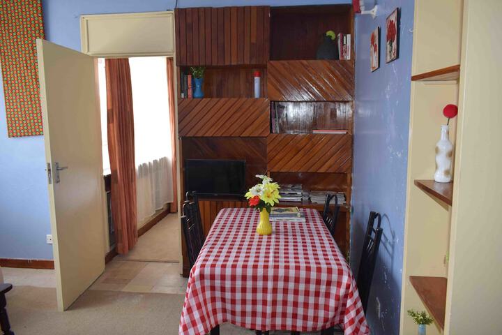Room 6 of 10