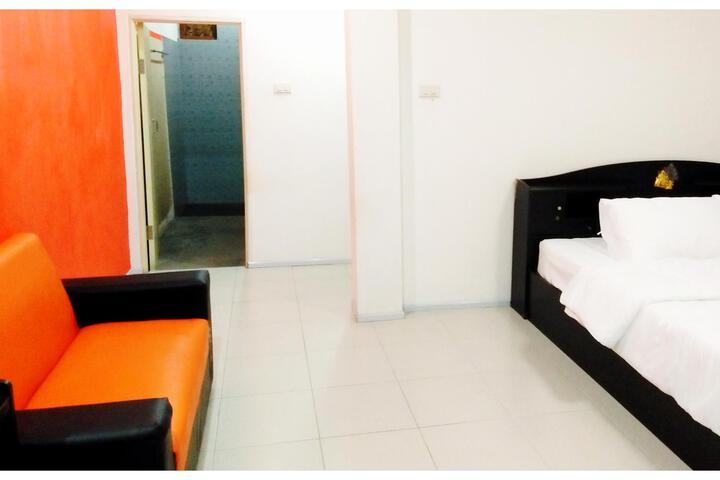Room 2 of 5