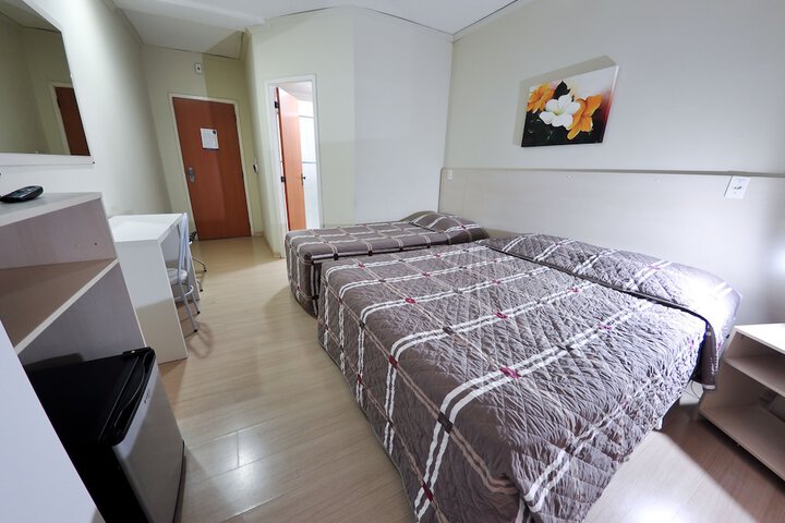 Room 5 of 33