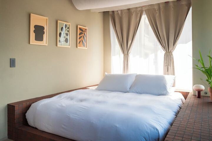 Room 10 of 34