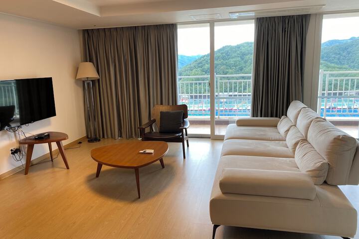 Room 35 of 100